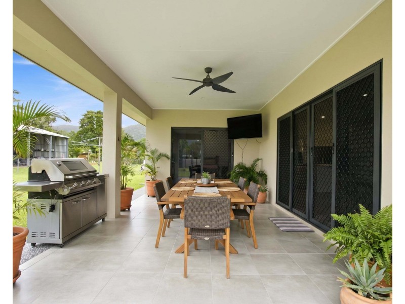 13 Trower Street, Tully QLD 4854
