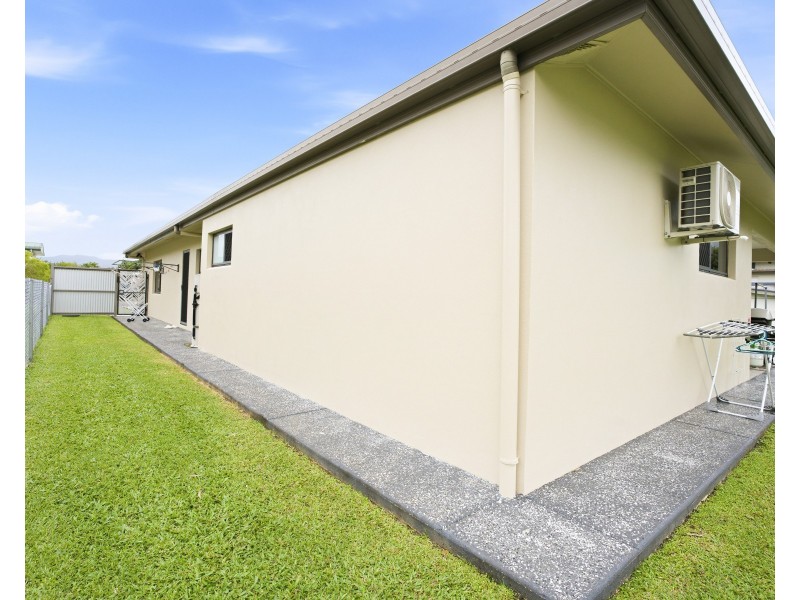 13 Trower Street, Tully QLD 4854