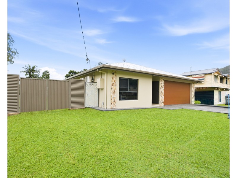 13 Trower Street, Tully QLD 4854