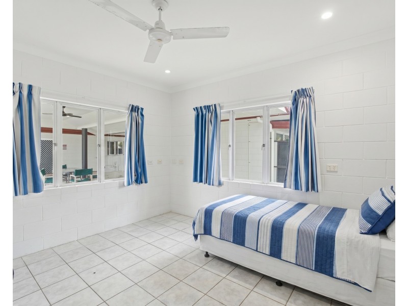 37 Rebecca Jane Parade, Kurrimine Beach QLD 4871