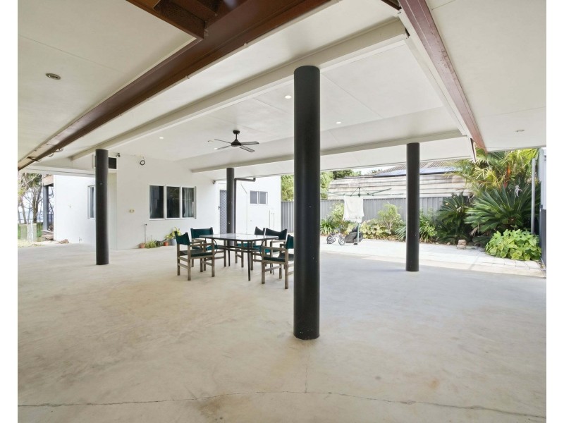 37 Rebecca Jane Parade, Kurrimine Beach QLD 4871