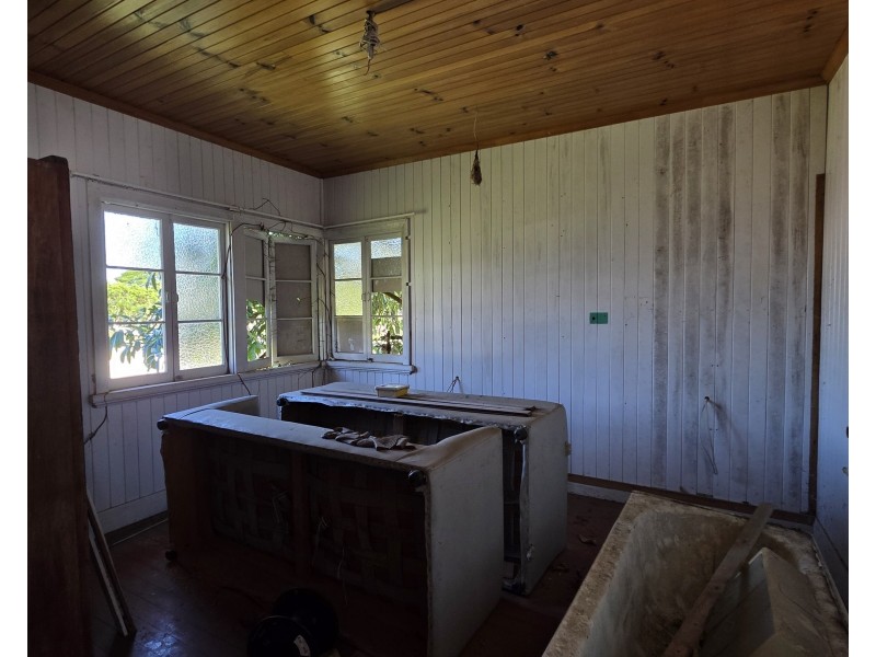 16 Murray Street, Tully QLD 4854