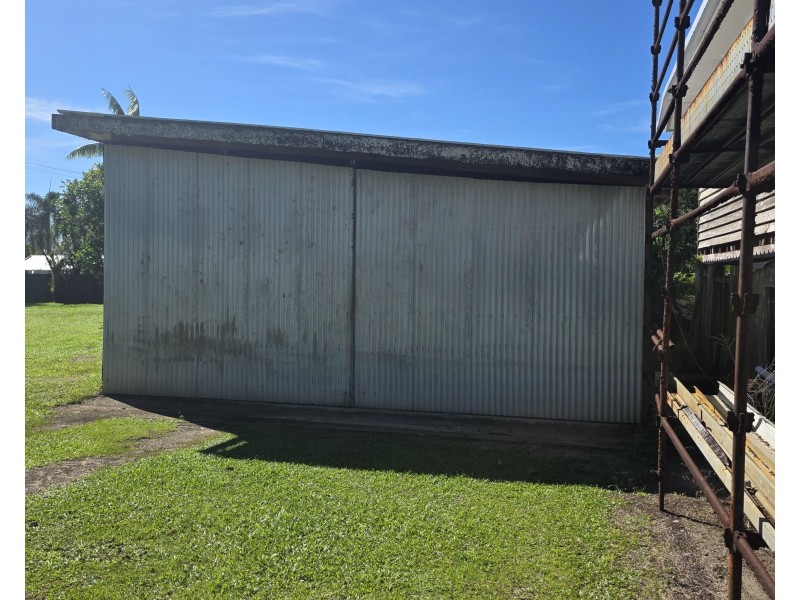 16 Murray Street, Tully QLD 4854