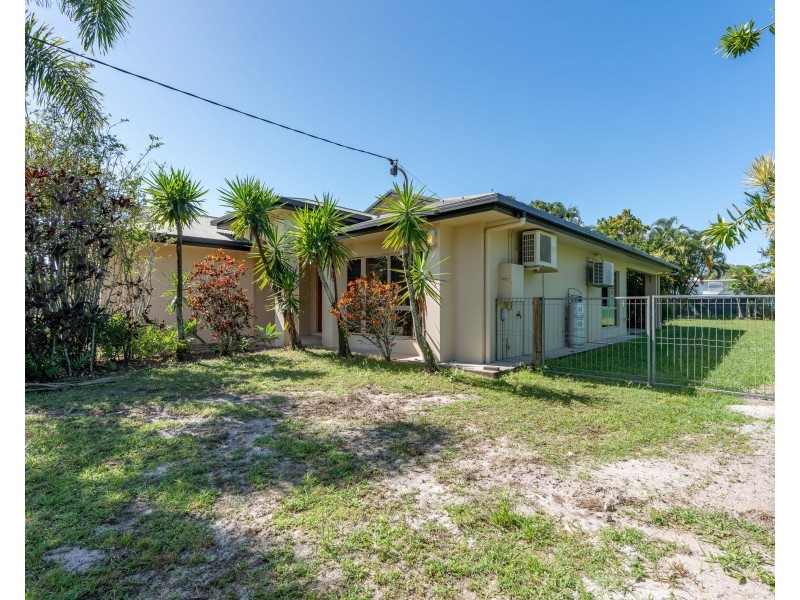 32 Buccaneer Street, South Mission Beach QLD 4852