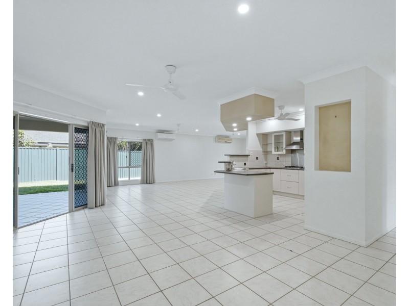 32 Buccaneer Street, South Mission Beach QLD 4852