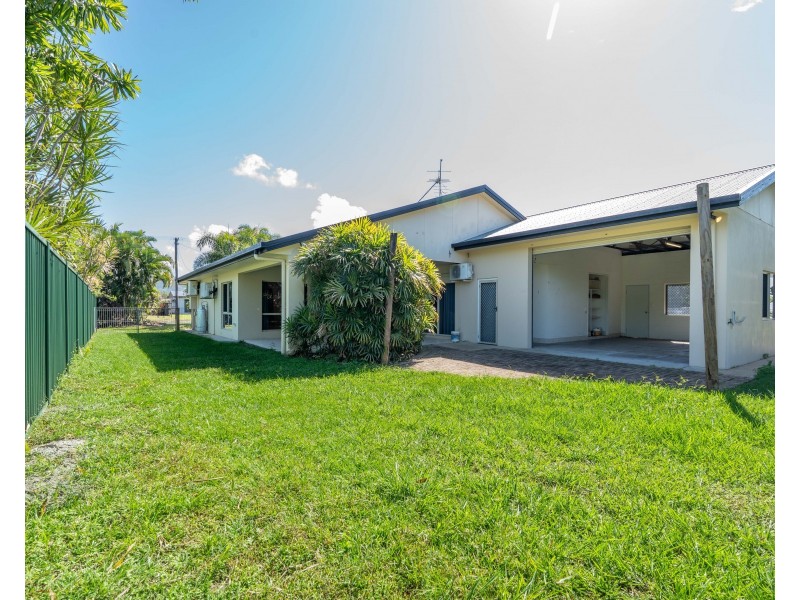 32 Buccaneer Street, South Mission Beach QLD 4852