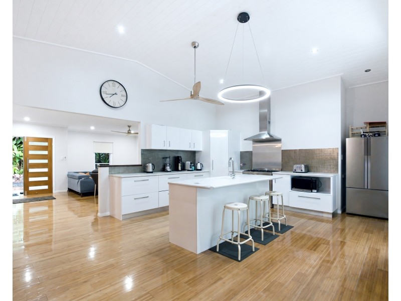 10 Dunkalli Crescent, Wongaling Beach QLD 4852