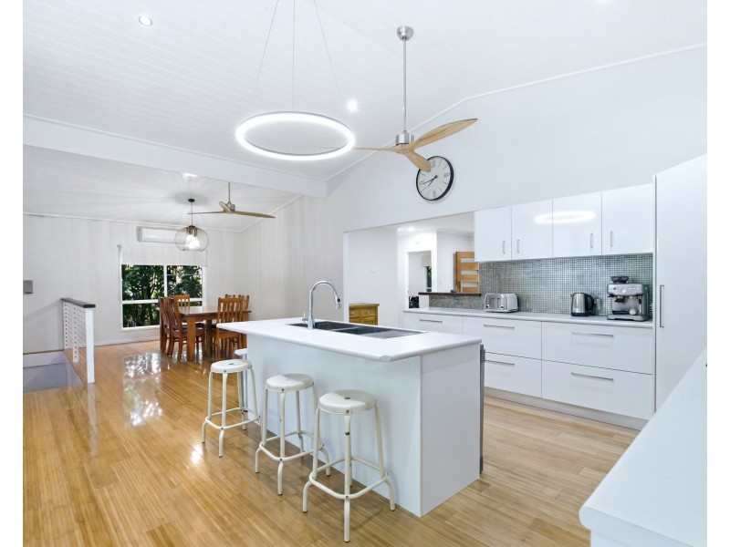 10 Dunkalli Crescent, Wongaling Beach QLD 4852