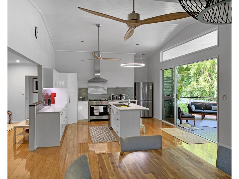 10 Dunkalli Crescent, Wongaling Beach QLD 4852