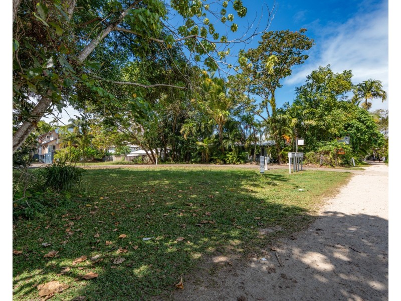 100/51 Porter Promenade, Mission Beach QLD 4852