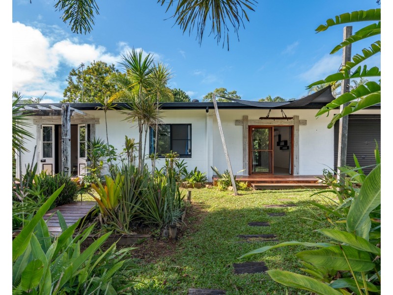 4 Timana Terrace, Wongaling Beach QLD 4852