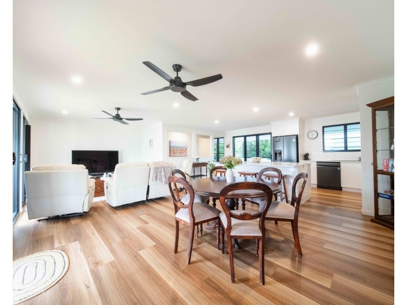 34 Wall Street, South Mission Beach QLD 4852