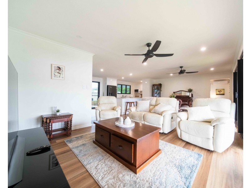 34 Wall Street, South Mission Beach QLD 4852