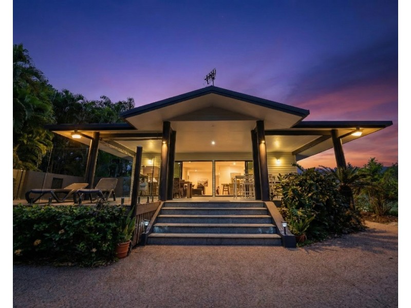 24 Pacific Parade, Mission Beach QLD 4852