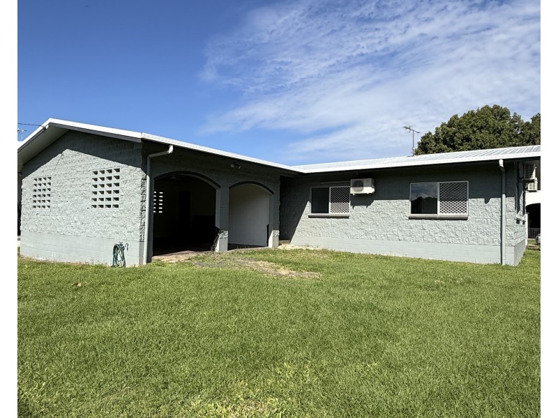 17 Ranleagh Street, Kurrimine Beach QLD 4871