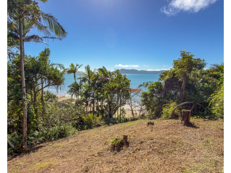 17 Mitchell Street, South Mission Beach QLD 4852
