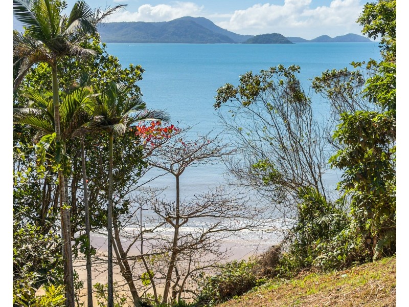 17 Mitchell Street, South Mission Beach QLD 4852