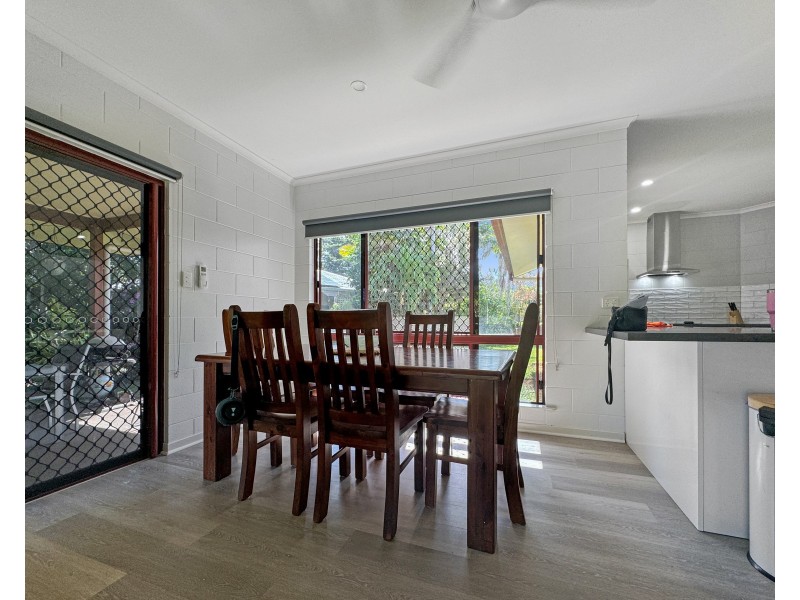 4 Kent Cl, Mission Beach QLD 4852
