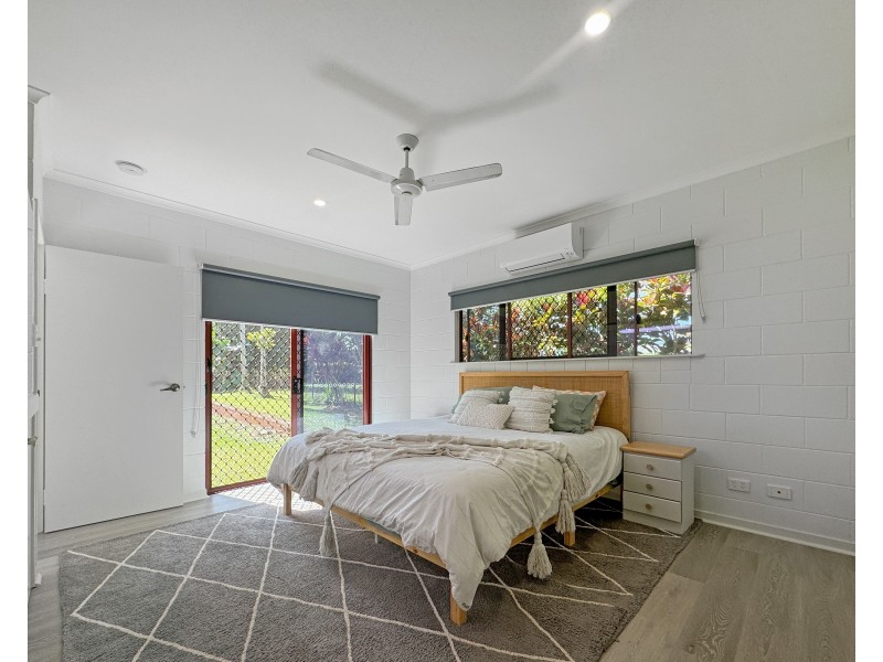 4 Kent Cl, Mission Beach QLD 4852