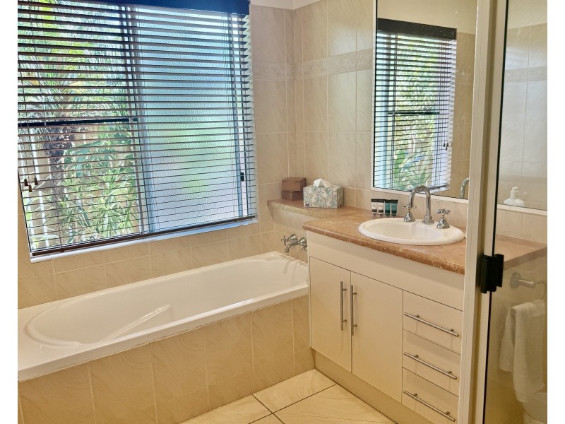 6 Mcnamara St, Wongaling Beach QLD 4852
