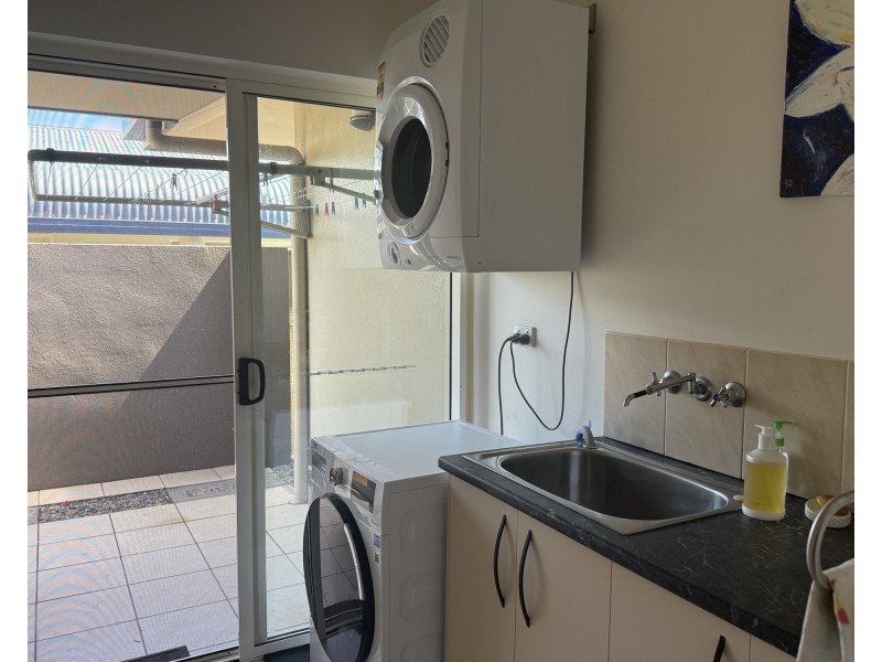 6 Mcnamara St, Wongaling Beach QLD 4852