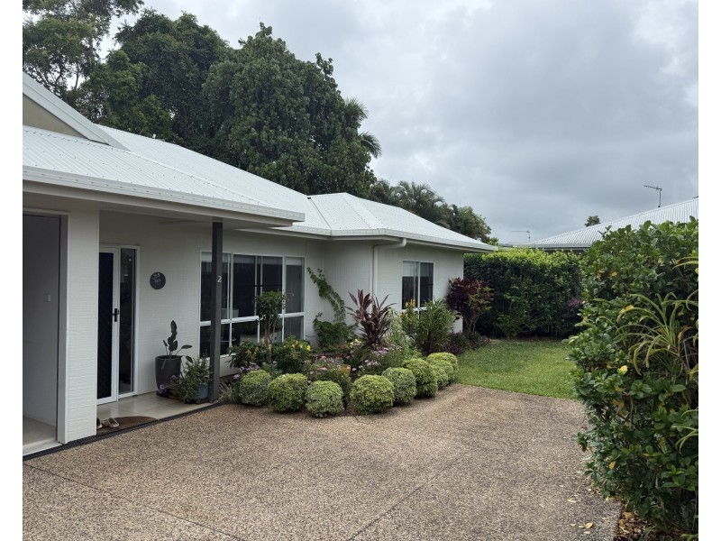 Duplex 2/20 Seaview St, Mission Beach QLD 4852