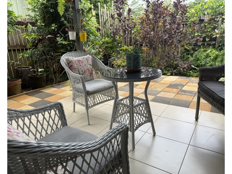 Duplex 2/20 Seaview St, Mission Beach QLD 4852