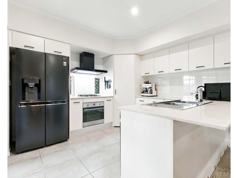 2 Clipper Court, South Mission Beach QLD 4852