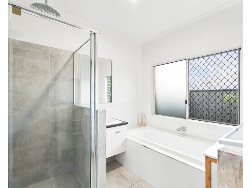 2 Clipper Court, South Mission Beach QLD 4852