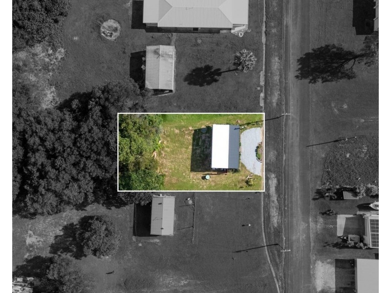 13 Taylor Street, Tully Heads QLD 4854