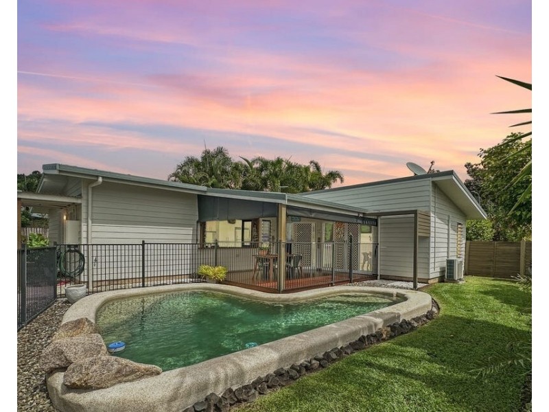 21 Voyager Street, South Mission Beach QLD 4852