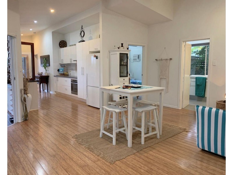 21 Voyager Street, South Mission Beach QLD 4852