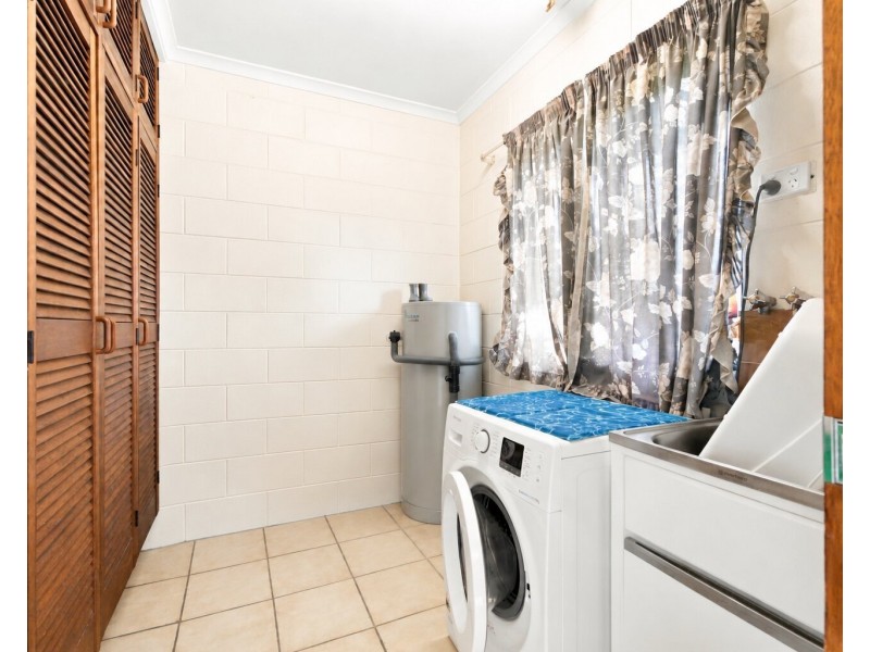 30 Murray Street, Tully QLD 4854