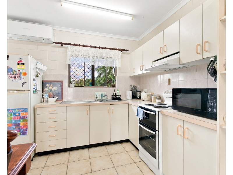 30 Murray Street, Tully QLD 4854