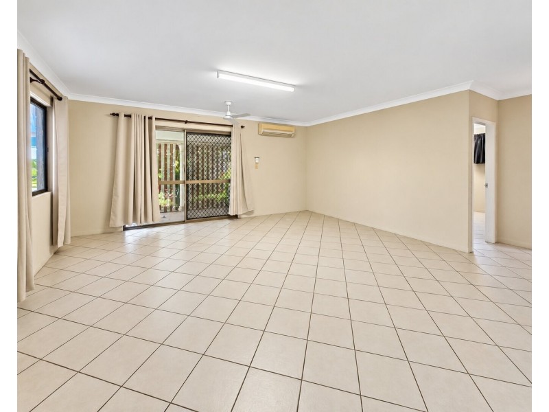 Unit 1/8 Melaleuca Drive, Tully Heads QLD 4854