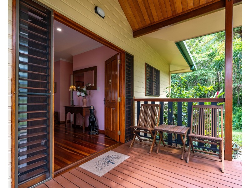 Unit 10/23 The Boulevard, South Mission Beach QLD 4852
