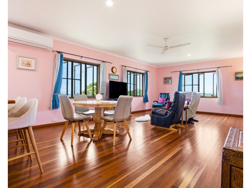Unit 10/23 The Boulevard, South Mission Beach QLD 4852
