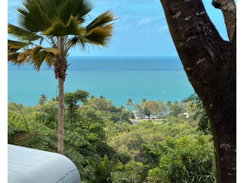 Unit 10/23 The Boulevard, South Mission Beach QLD 4852