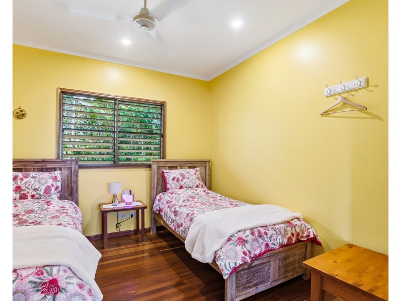 Unit 10/23 The Boulevard, South Mission Beach QLD 4852