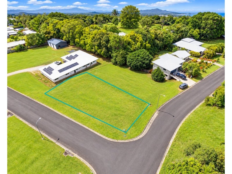 32 The Boulevard, South Mission Beach QLD 4852