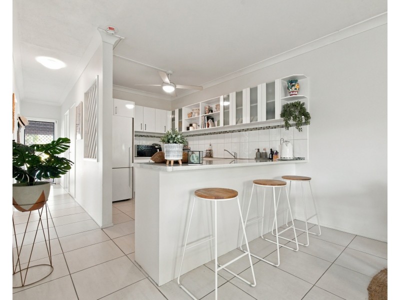 Unit 2/135 Reid Road, Wongaling Beach QLD 4852