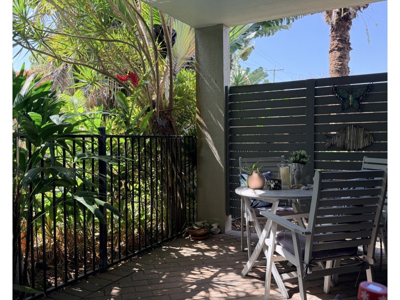 Unit 2/135 Reid Road, Wongaling Beach QLD 4852