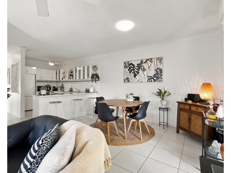 Unit 2/135 Reid Road, Wongaling Beach QLD 4852