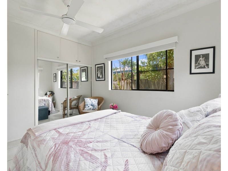 Unit 2/135 Reid Road, Wongaling Beach QLD 4852