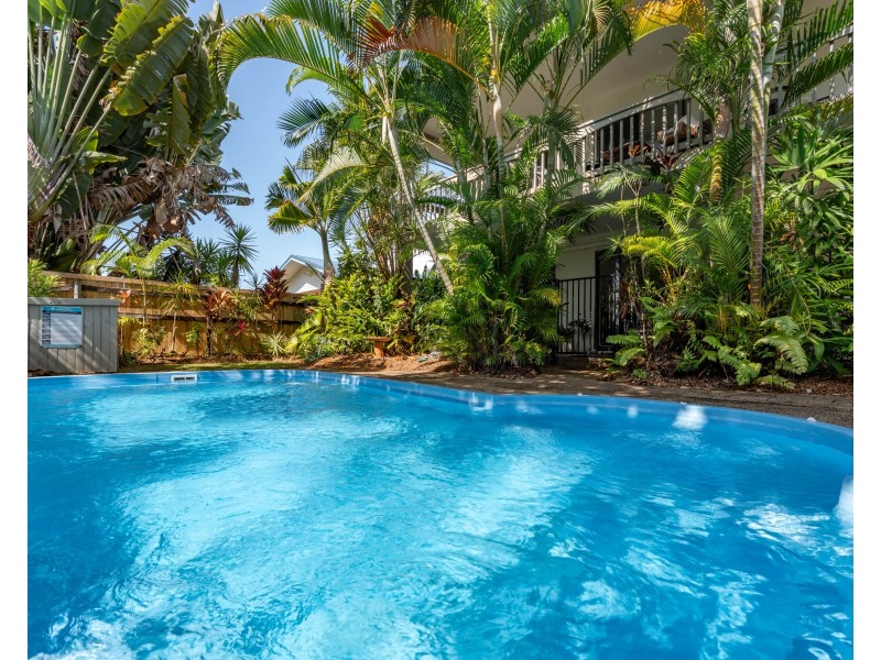 Unit 2/135 Reid Road, Wongaling Beach QLD 4852