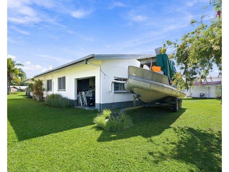 31 Hawthorne Drive, Kurrimine Beach QLD 4871
