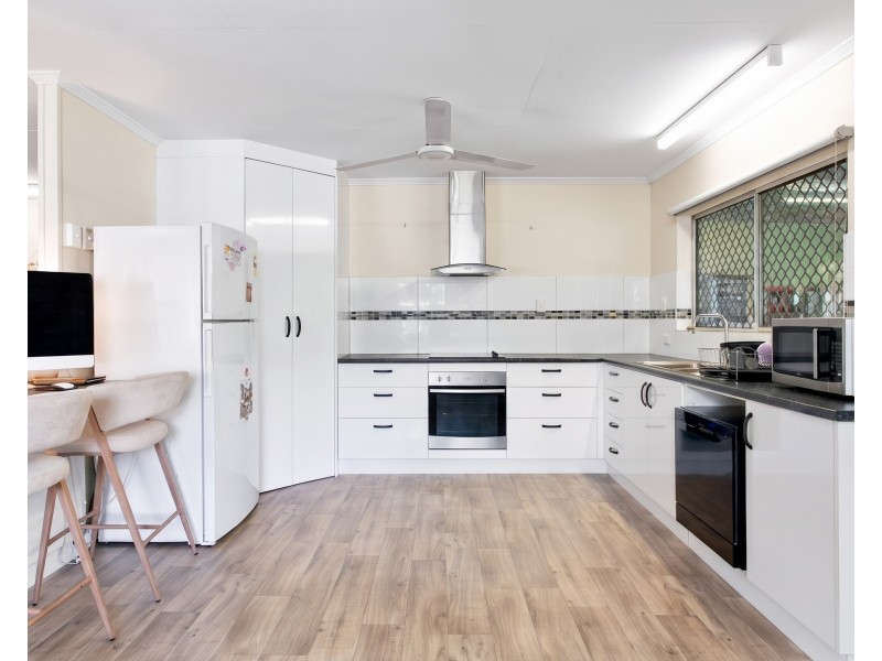 31 Hawthorne Drive, Kurrimine Beach QLD 4871