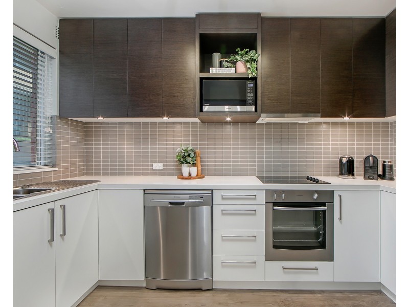 2/15 Bank Street, Meadowbank NSW 2114