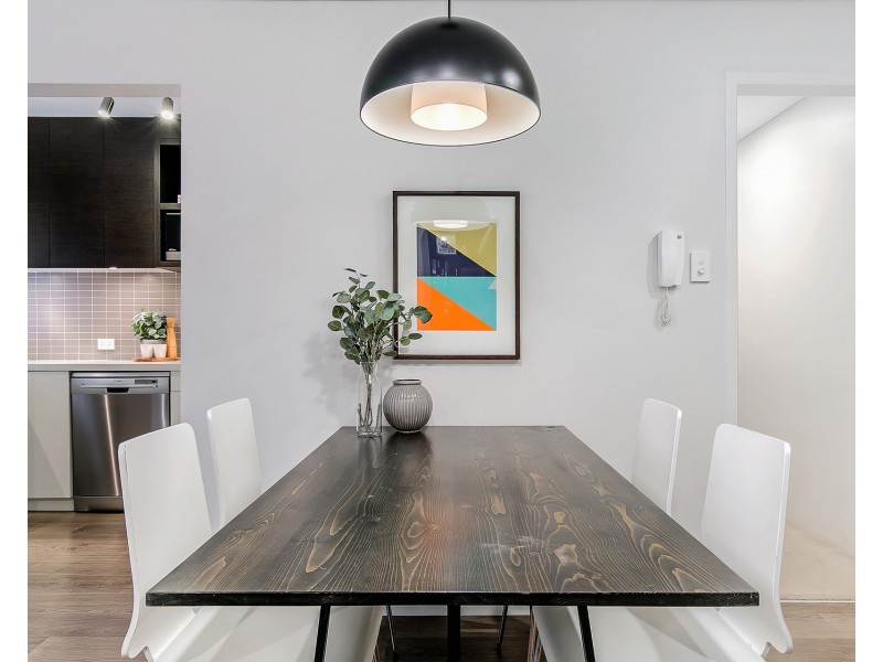 2/15 Bank Street, Meadowbank NSW 2114