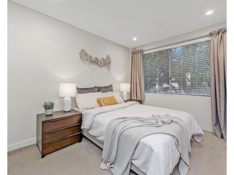 2/15 Bank Street, Meadowbank NSW 2114